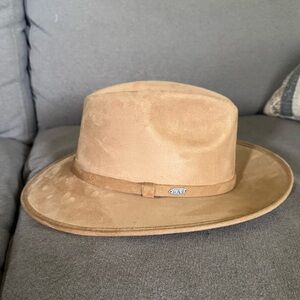 NWT Canadian Hat Company Fabiola Waterproof Hat size Medium in Camel
